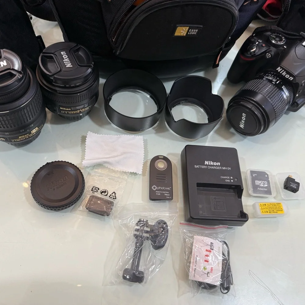 Nikon Black DSLR Camera Kit